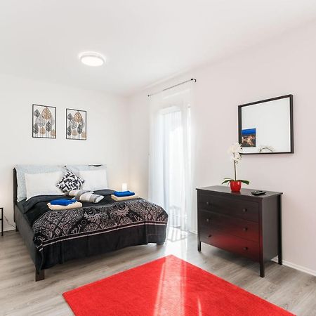 New Blue Danube Apartment With Balcony And Parking Budapest Bagian luar foto