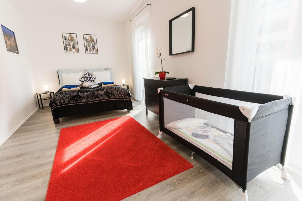 New Blue Danube Apartment With Balcony And Parking Budapest Bagian luar foto