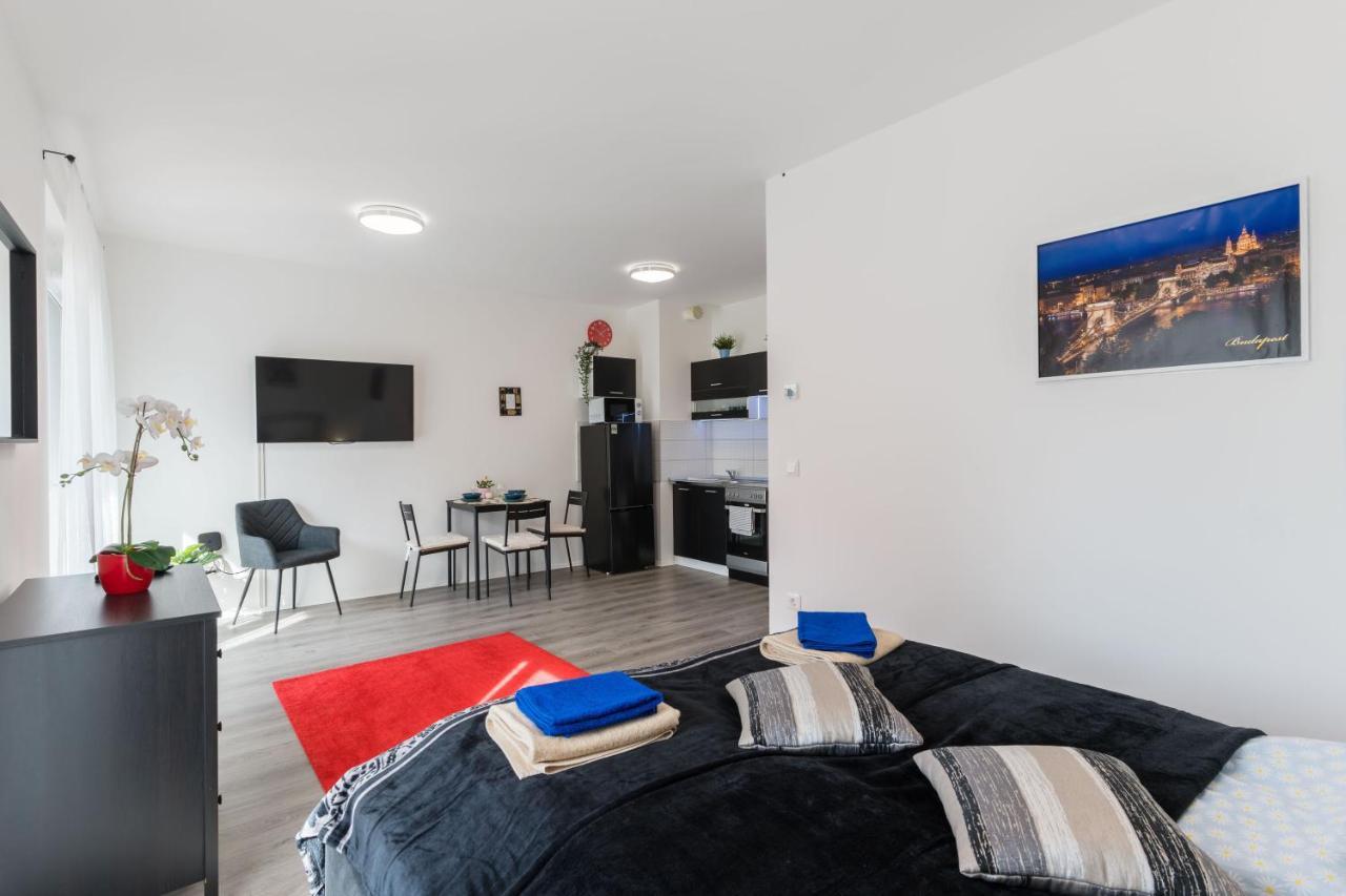 New Blue Danube Apartment With Balcony And Parking Budapest Bagian luar foto