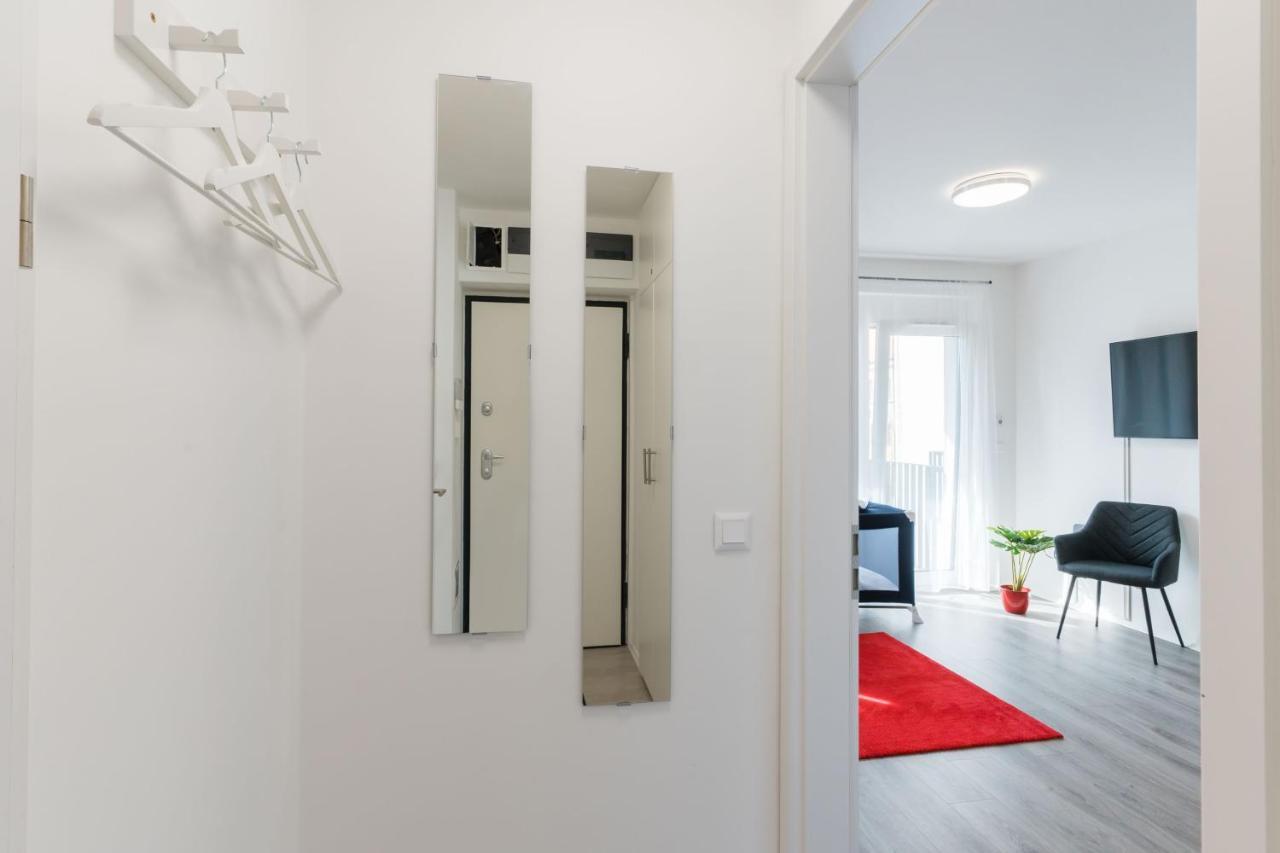 New Blue Danube Apartment With Balcony And Parking Budapest Bagian luar foto