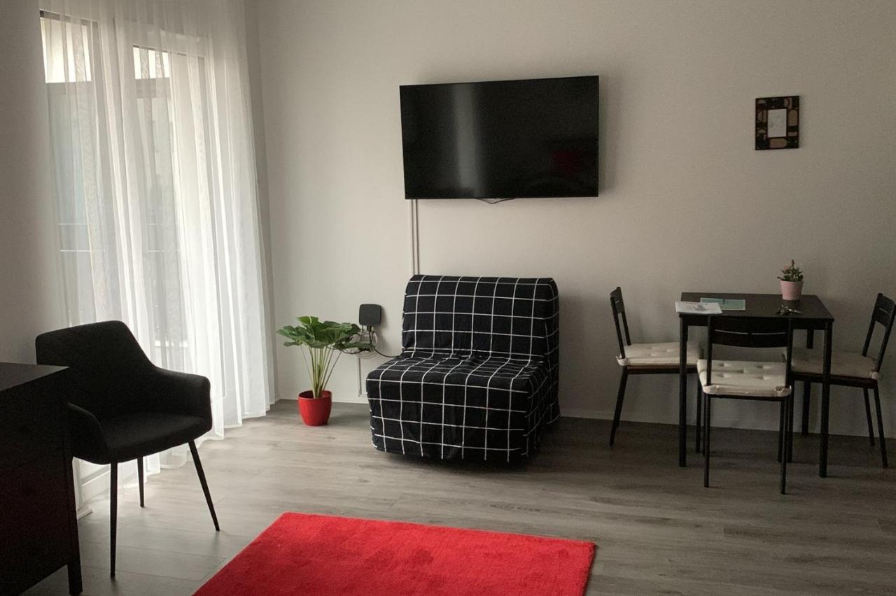 New Blue Danube Apartment With Balcony And Parking Budapest Bagian luar foto