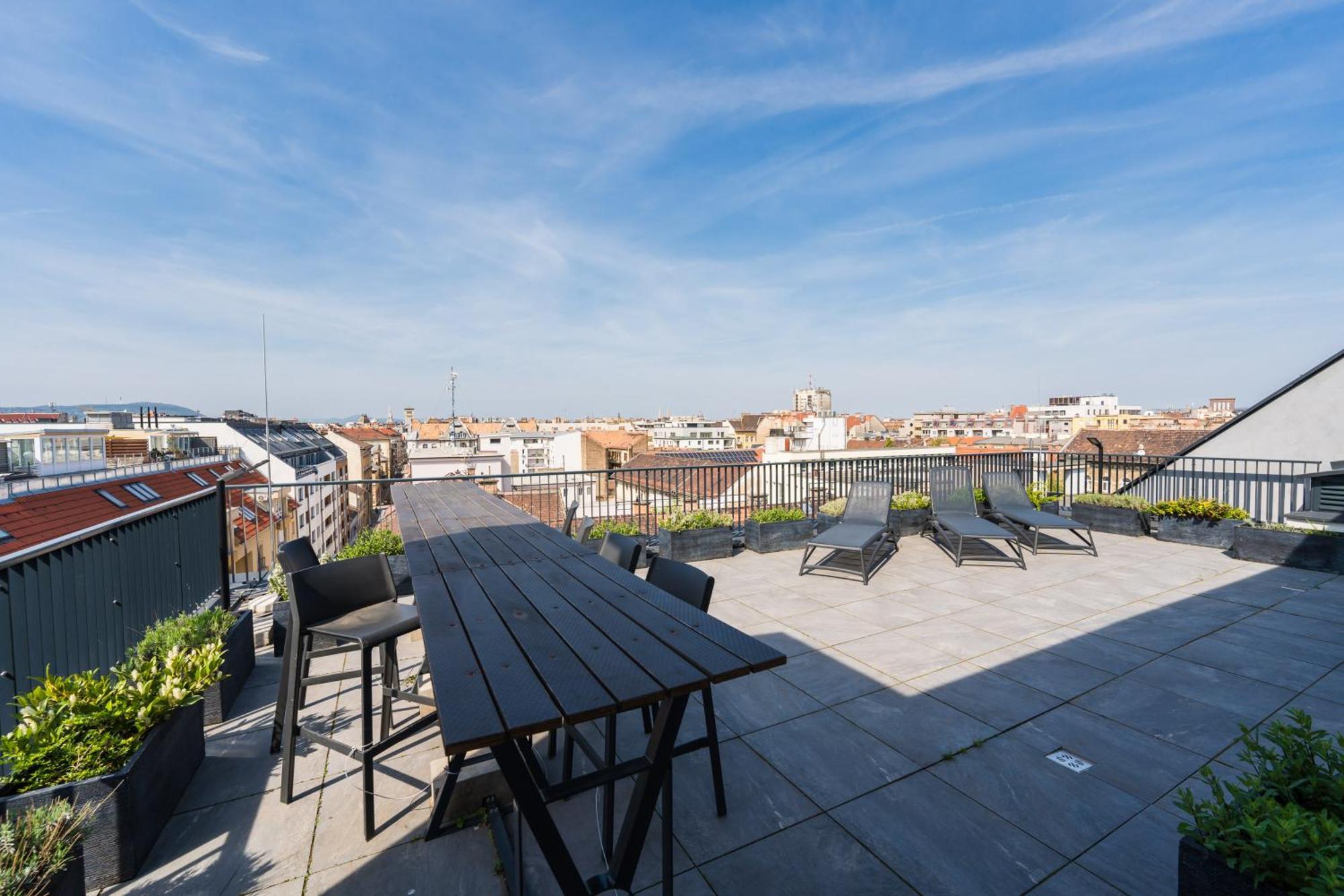 New Blue Danube Apartment With Balcony And Parking Budapest Bagian luar foto