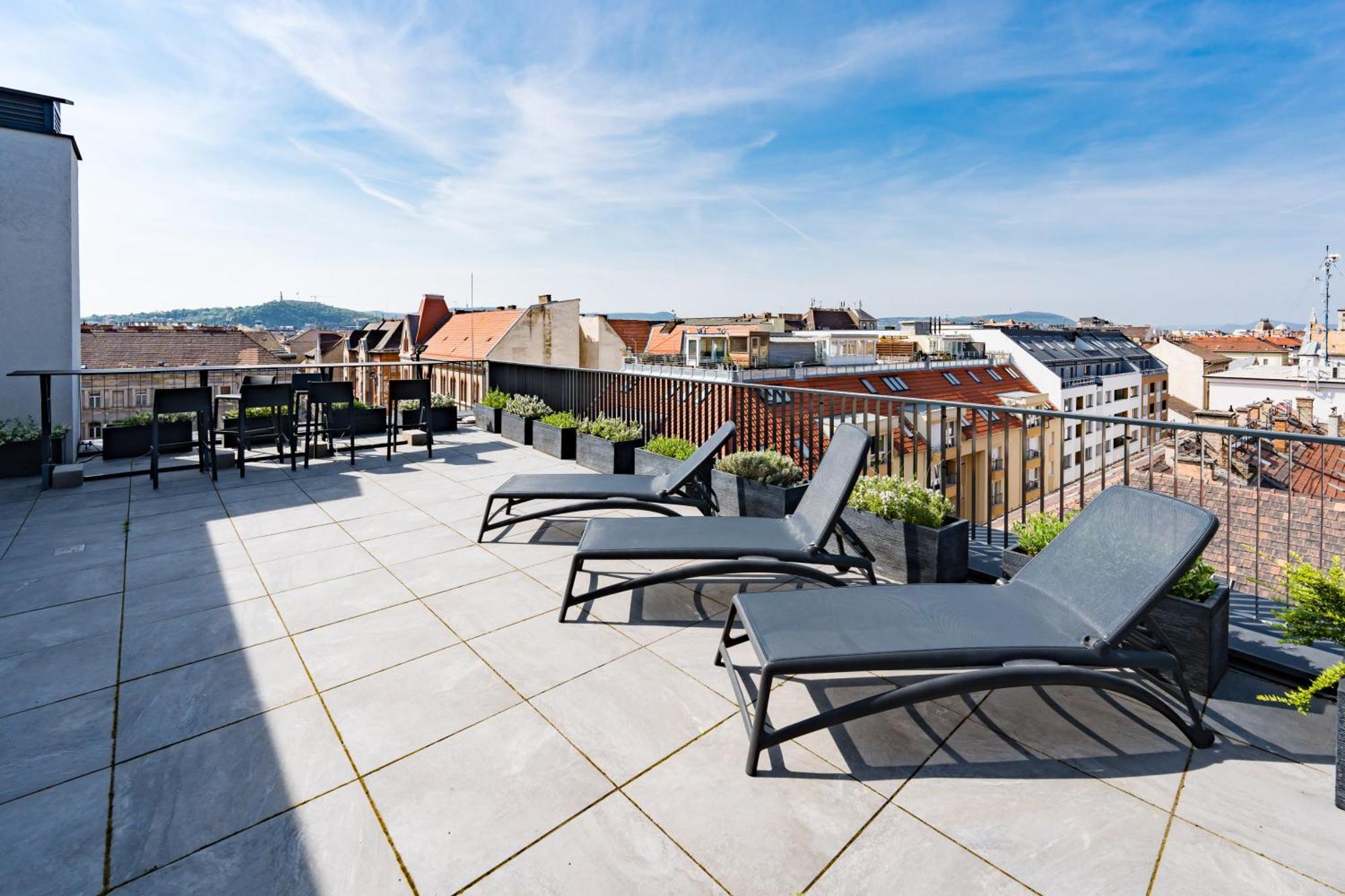 New Blue Danube Apartment With Balcony And Parking Budapest Bagian luar foto